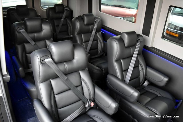 minivans that seat 8