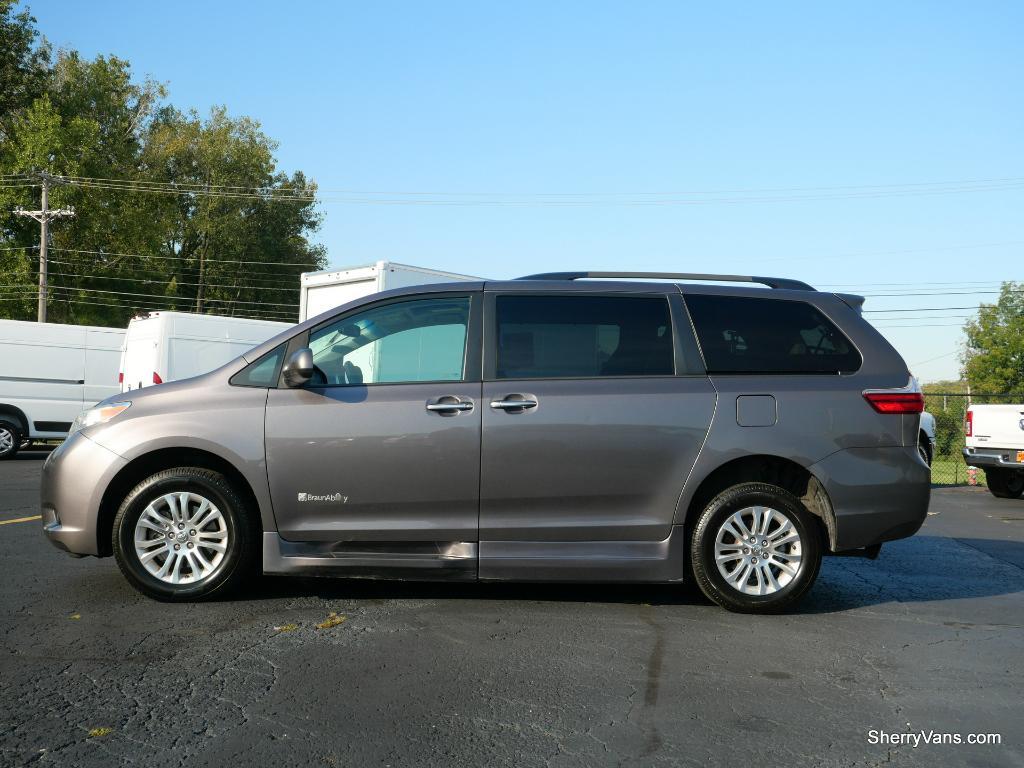 2015 Toyota Sienna – BraunAbility Mobility | 30466AT | Conversion Vans ...