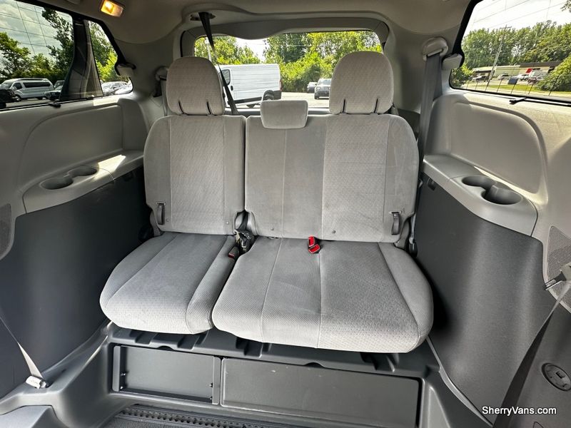 2015 Toyota Sienna – BraunAbility Side-Entry Mobility | 30898AT ...