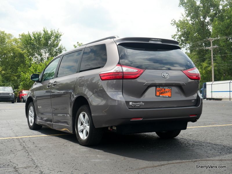 2015 Toyota Sienna – BraunAbility Side-Entry Mobility | 30898AT ...