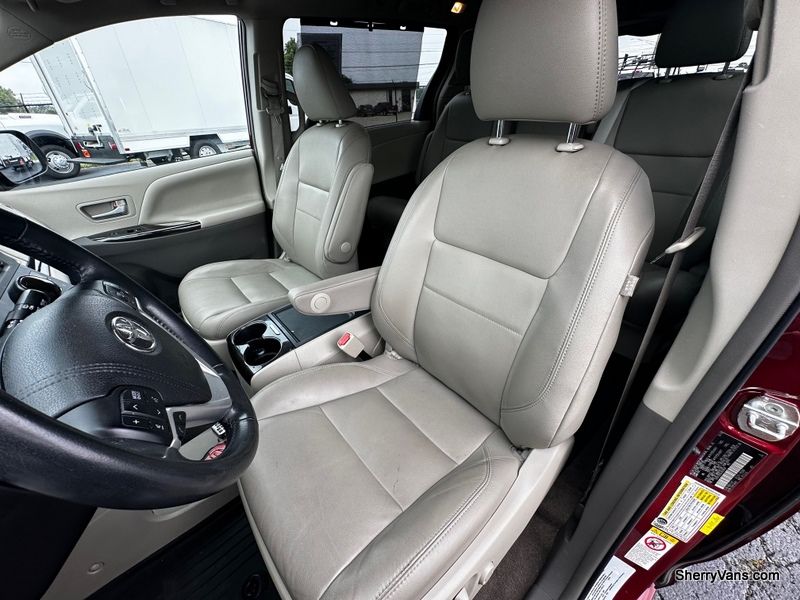 2018 Toyota Sienna – BraunAbility Rear-Entry Mobility | 30973ZT ...